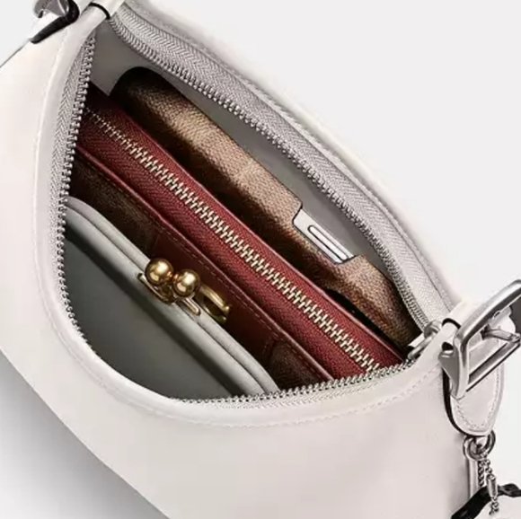 New! Limited Edition Coach Hampton Hobo Bag in Silver/Chalk ๐ค - Picture 5 of 10